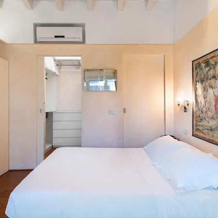 Fifty Eight Sforza Apartment *
